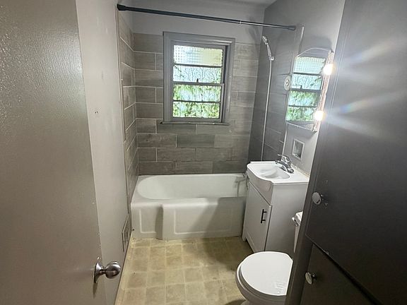 4th image of 2330 S 47th St