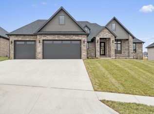 4465 E Larkwood Dr, Springfield, MO 65802