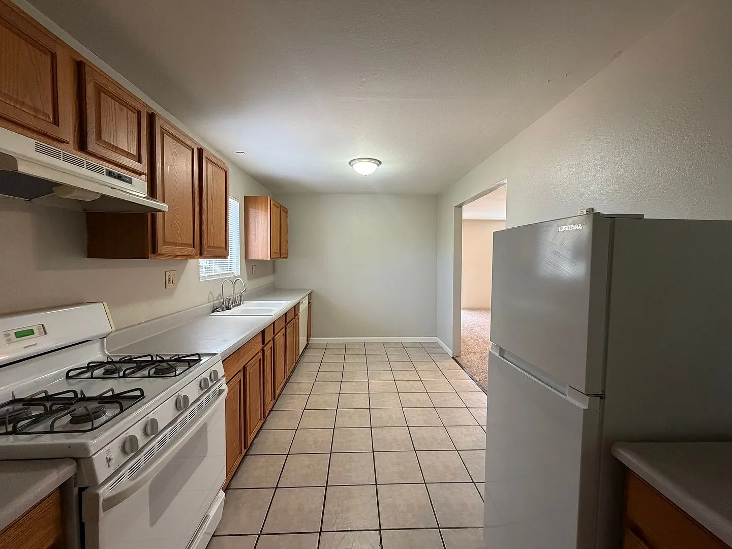 Charming home in 93308! — Photo 4