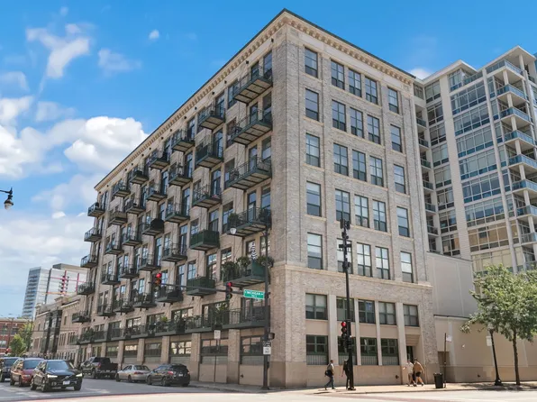 1801 S Michigan Ave APT 406, Chicago, IL 60616