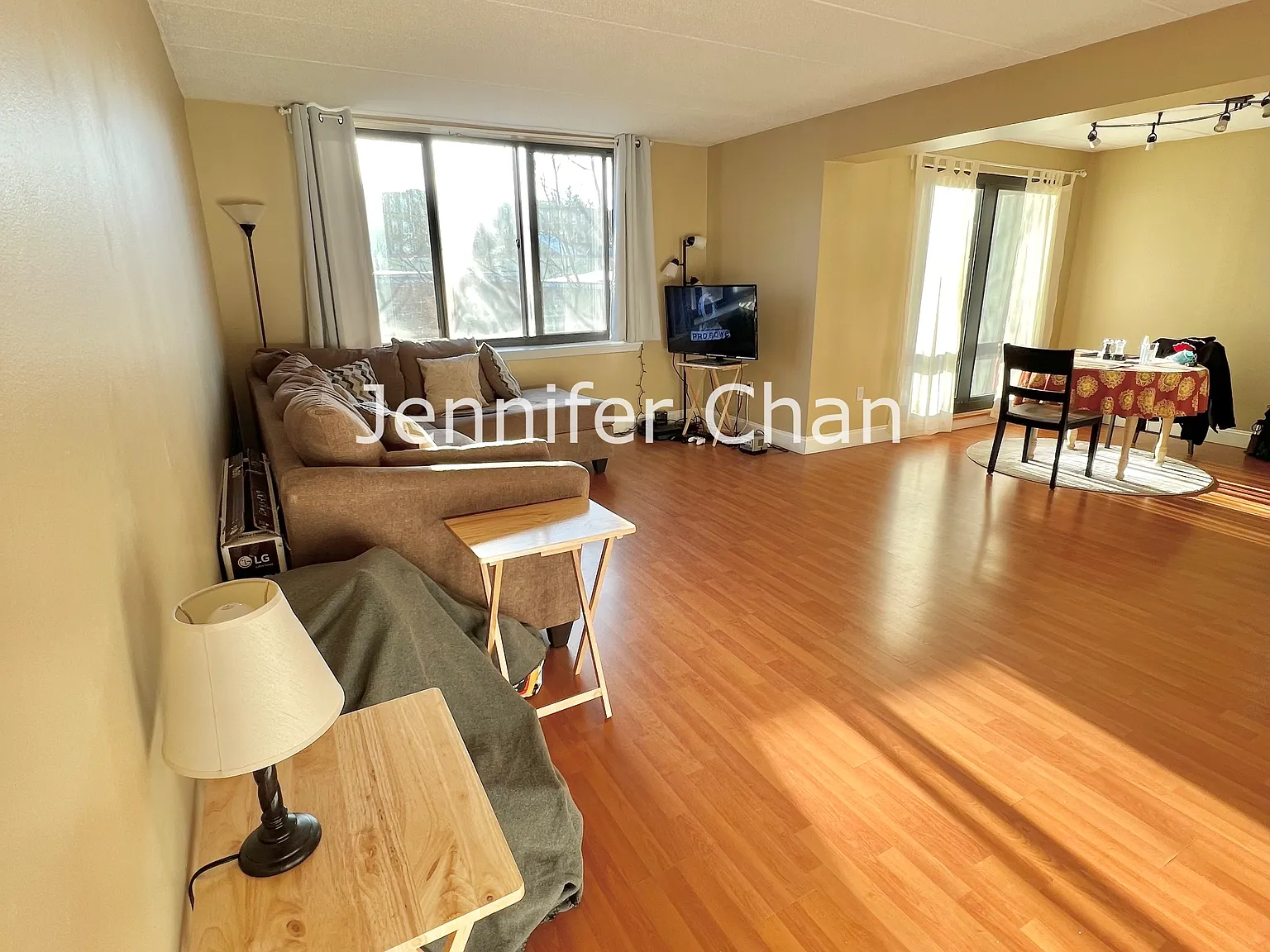 2 bed, 1000 sqft, $3,900 — Photo 3