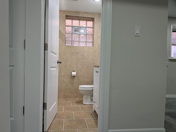 4th image of 5701 S Archer Ave S #B
