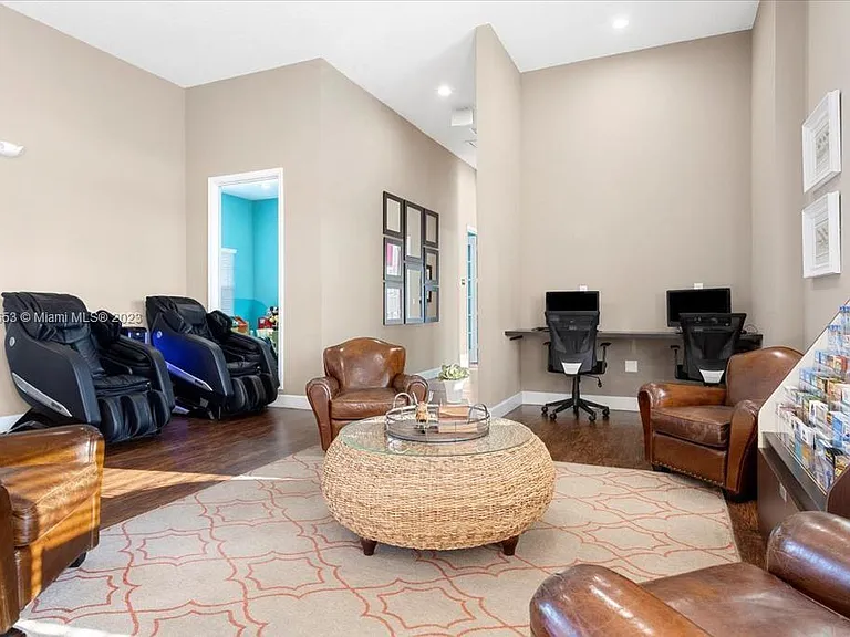 8967 Shine Dr — Photo 25