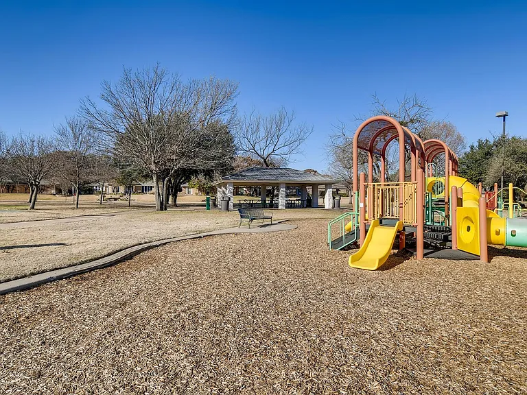 1724 Westridge Dr — Photo 34