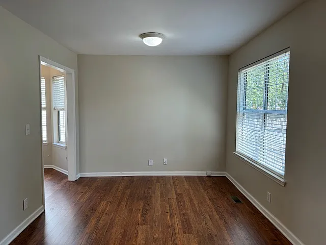 2032 Glastonbury Dr — Photo 4