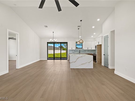 4th image of 813 Jacaranda Pkwy E #E