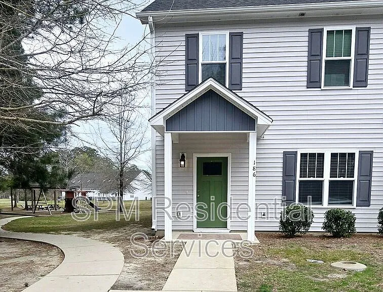 186 Lincoln Place Cir — Photo 1