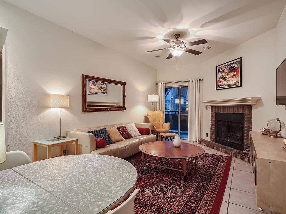 Living/dining room view from entrance