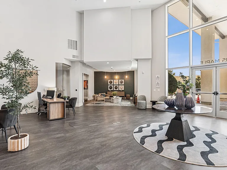 Maple District Lofts — Photo 11