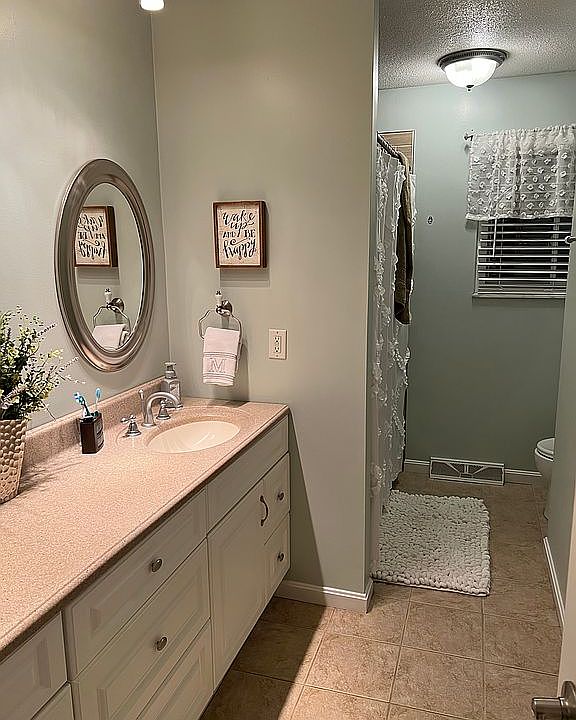 2nd image of 4111 Pine Dr