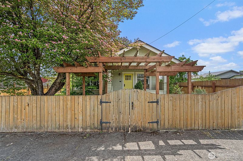 3rd image of 505 W Young Street