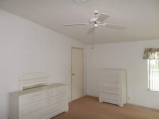 2nd image of 406 Cinnamon Cir