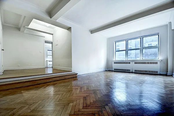 Rented by Urbane Brokerage | media 28