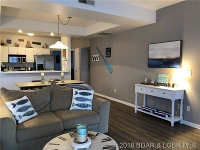 100 Harbour Towne Dr, Lake Ozark, MO, 65049