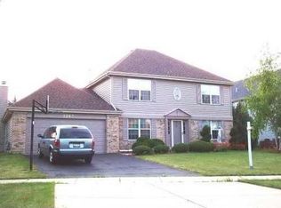 1267 Crystal Shore Dr, Carol Stream, IL 60188