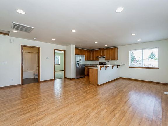 Kitchen/Living/Dining