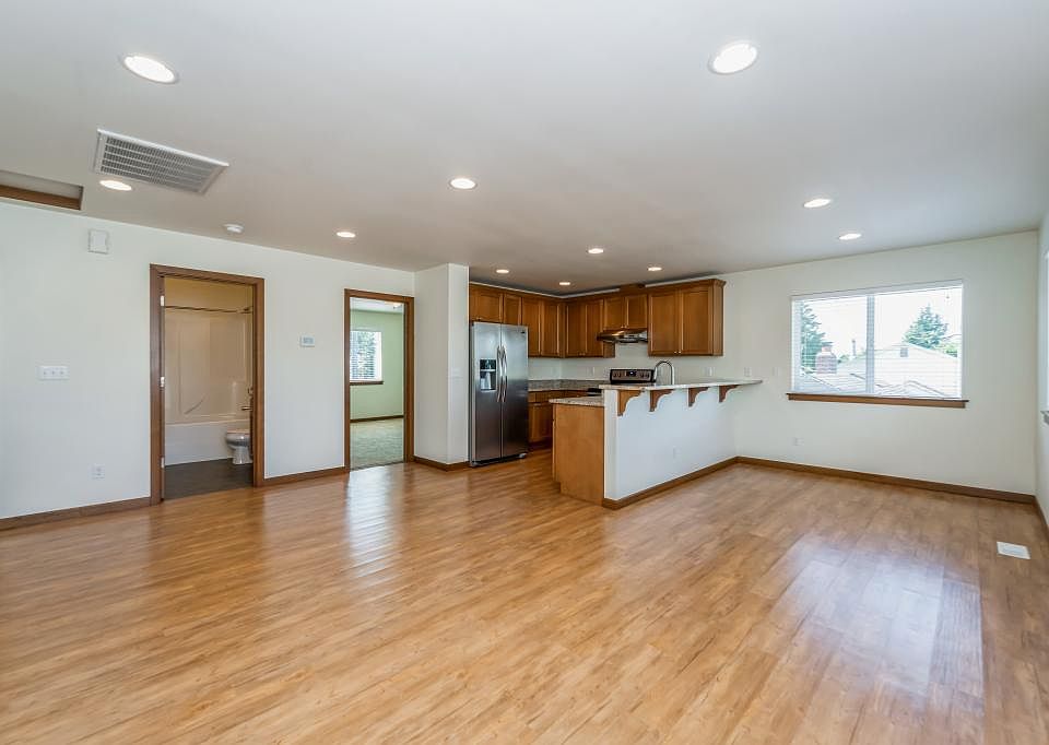 Kitchen/Living Space