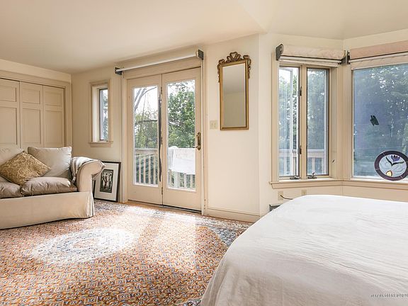 5th image of 105 Delano Park