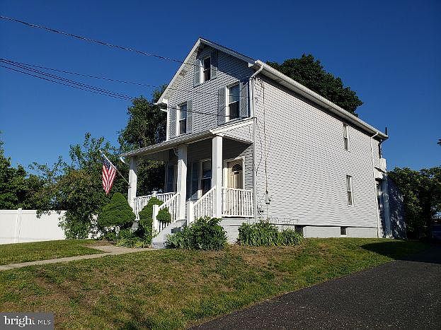 1st image of 20 W Browning Rd