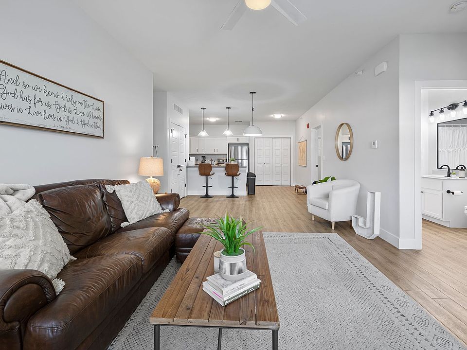 1st image of 3216 Gerig Dr #202
