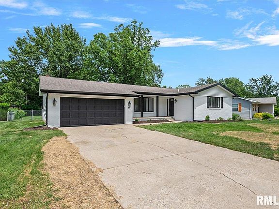 3rd image of 27 Mishawaka Dr