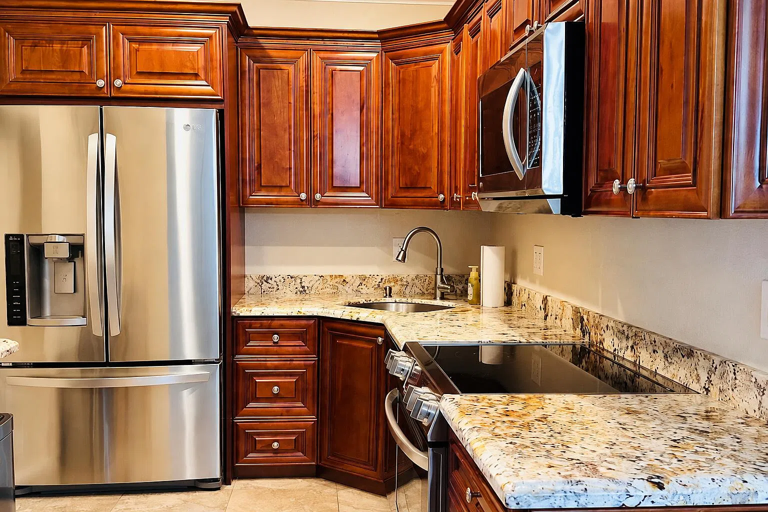 Spencer Place Condo — Photo 4