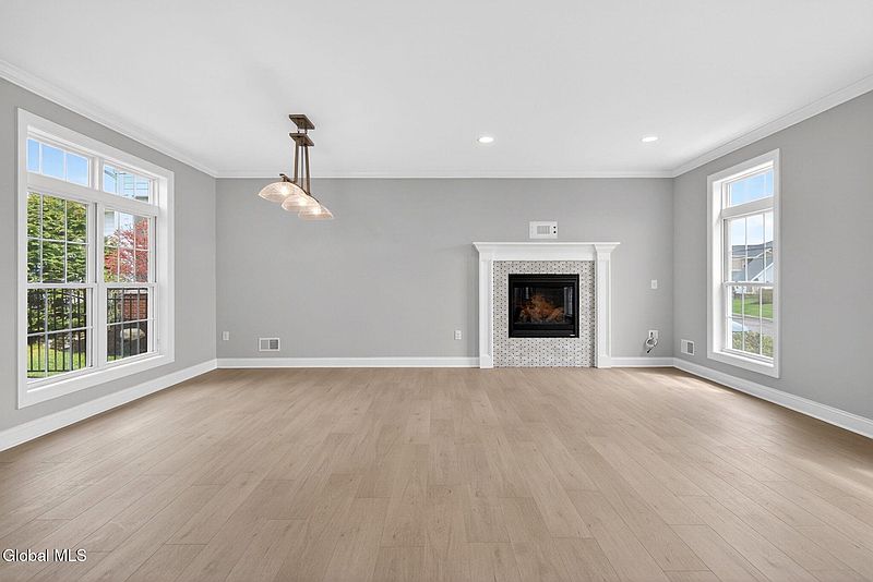 5th image of 7 Sudbury Square