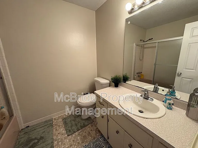 4409 Roxbury Dr — Photo 11