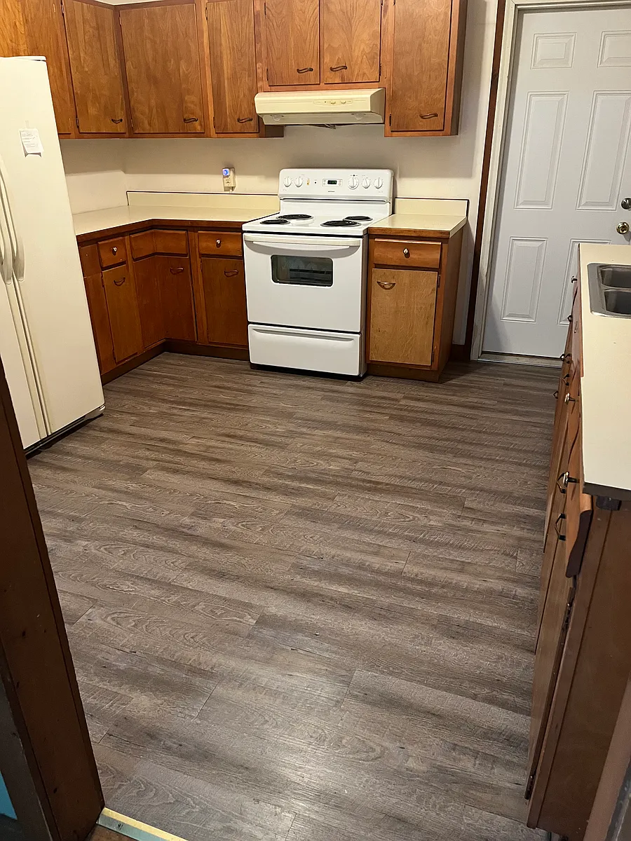 Building Photo - 5241 W Seneca St #2