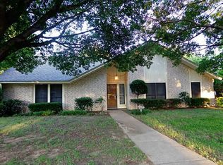 304 Bluff Cir, Highland Village, TX 75077
