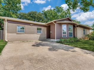 1717 England Rd, Arlington, TX 76013