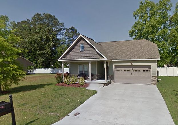 Fenced rear yard
