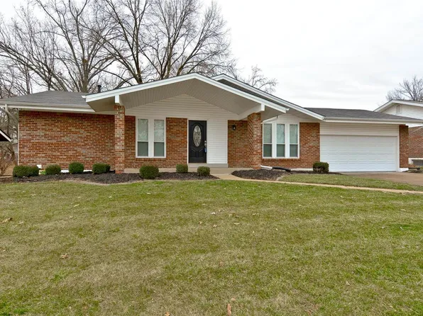 5136 Heathfield Dr, Saint Louis, MO 63128
