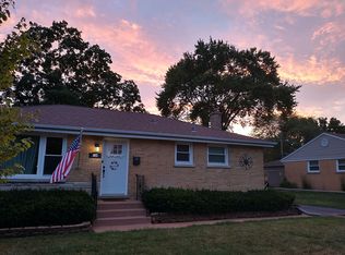 302 Rush St, Roselle, IL 60172