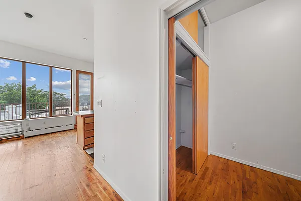 Rented by Vector New York, LLC | media 6