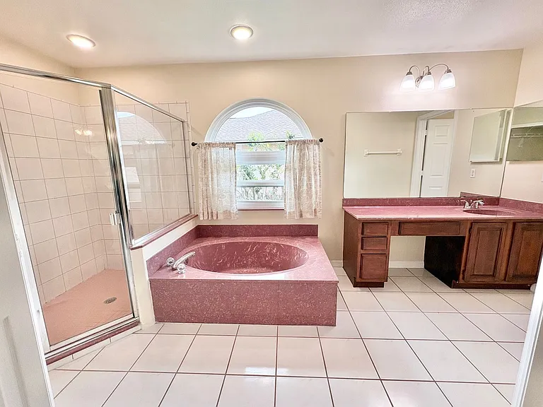 2813 Rolling Broak Dr — Photo 18