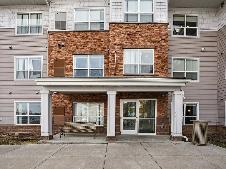 Sarazin Flats II — Photo 6