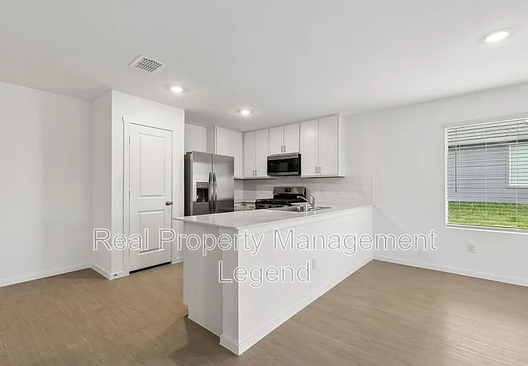 216 Asterwood Ln — Photo 18
