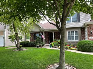 9 Knollbrook Ct, Bloomington, IL 61705