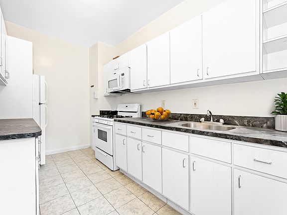 2nd image of 30 Seaman Ave APT 4f