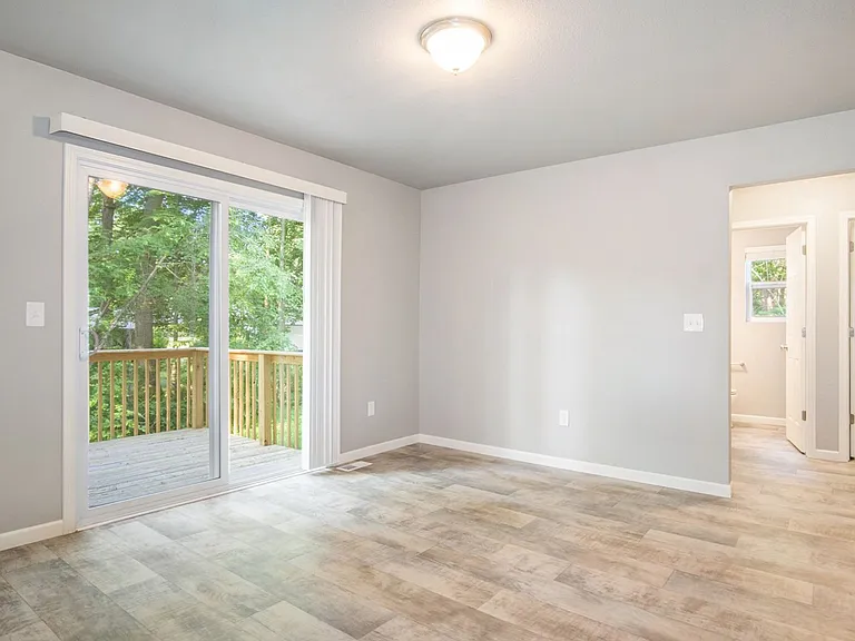 1002 Richard Ave — Photo 10