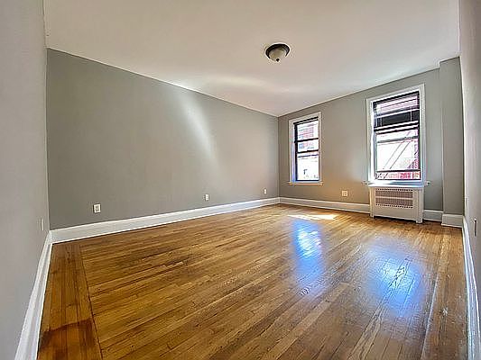 1st image of 465 W 51st St #2R