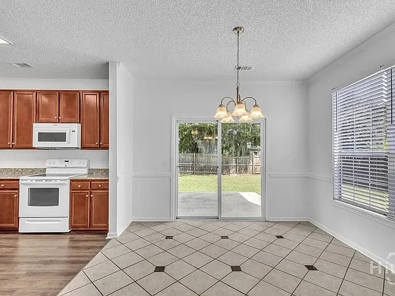 114 Raindance Rd — Photo 3