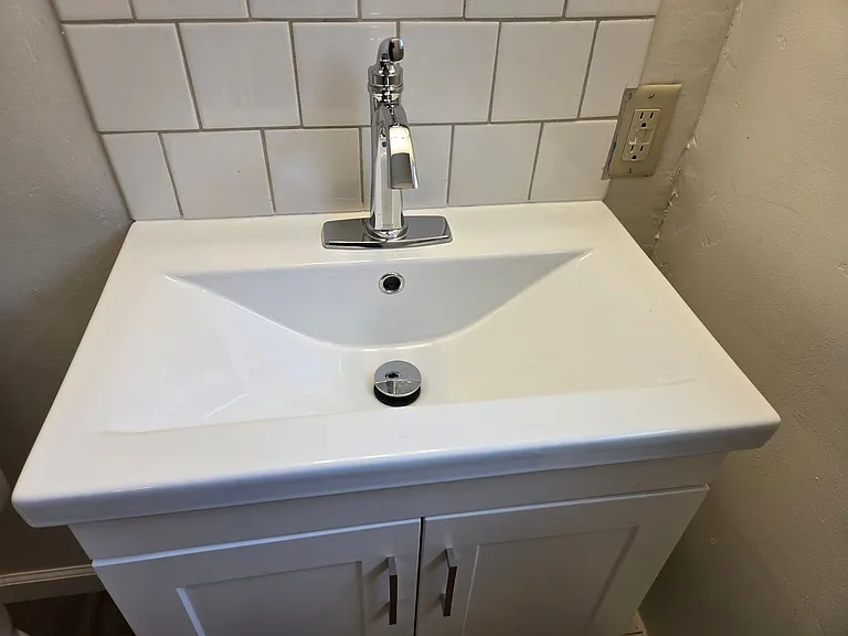 1015 W Benton St — Photo 20
