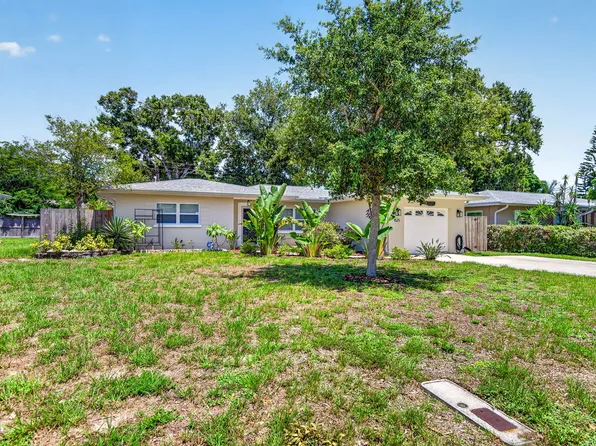 1521 San Roy Dr, Dunedin, FL 34698
