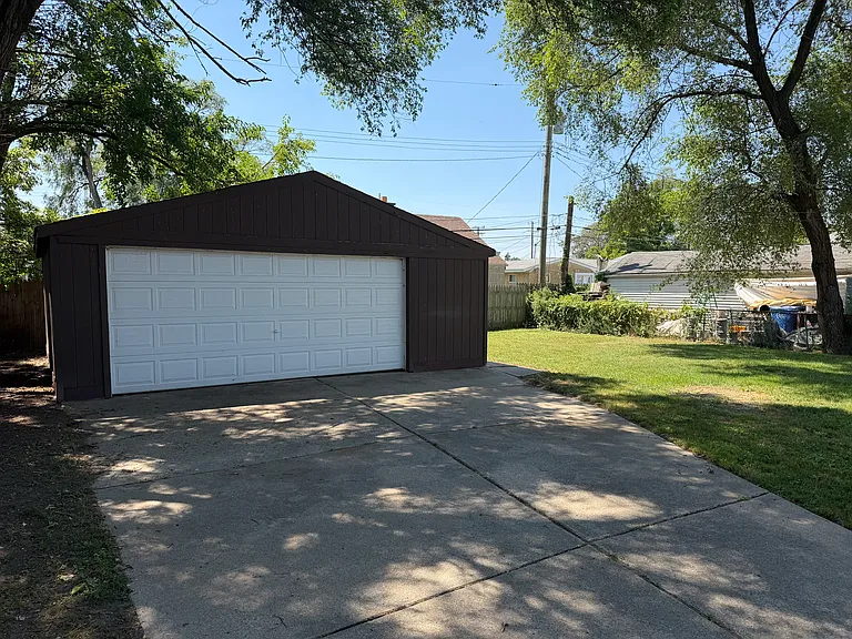 13050 Georgiana Ave — Photo 2