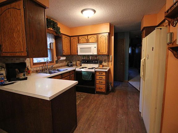 2nd image of 9842 Chippewa Hts NW