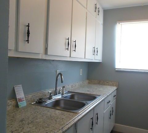 3rd image of 908 E Tiffany Dr APT 4