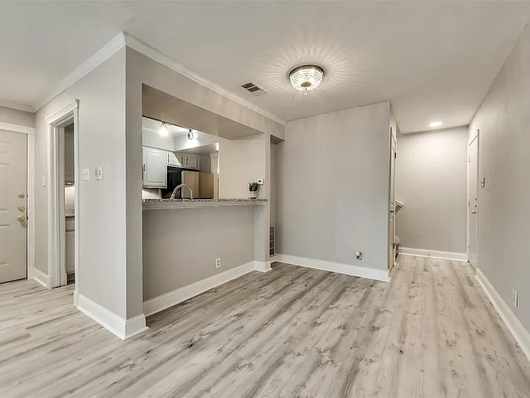 18240 Midway Rd #302 — Photo 8