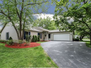 855 S Willow Walk Dr, Palatine, IL